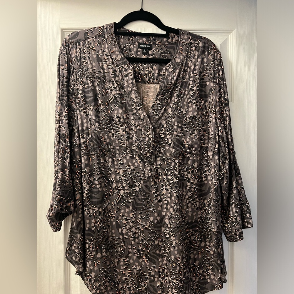 Torrid grey, black, white and pink animal print blouse - size 2X